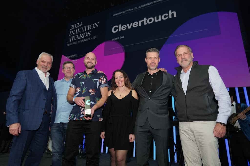 Team von Clevertouch nimmt Auszeichnung bei den Inavation Awards entgegen