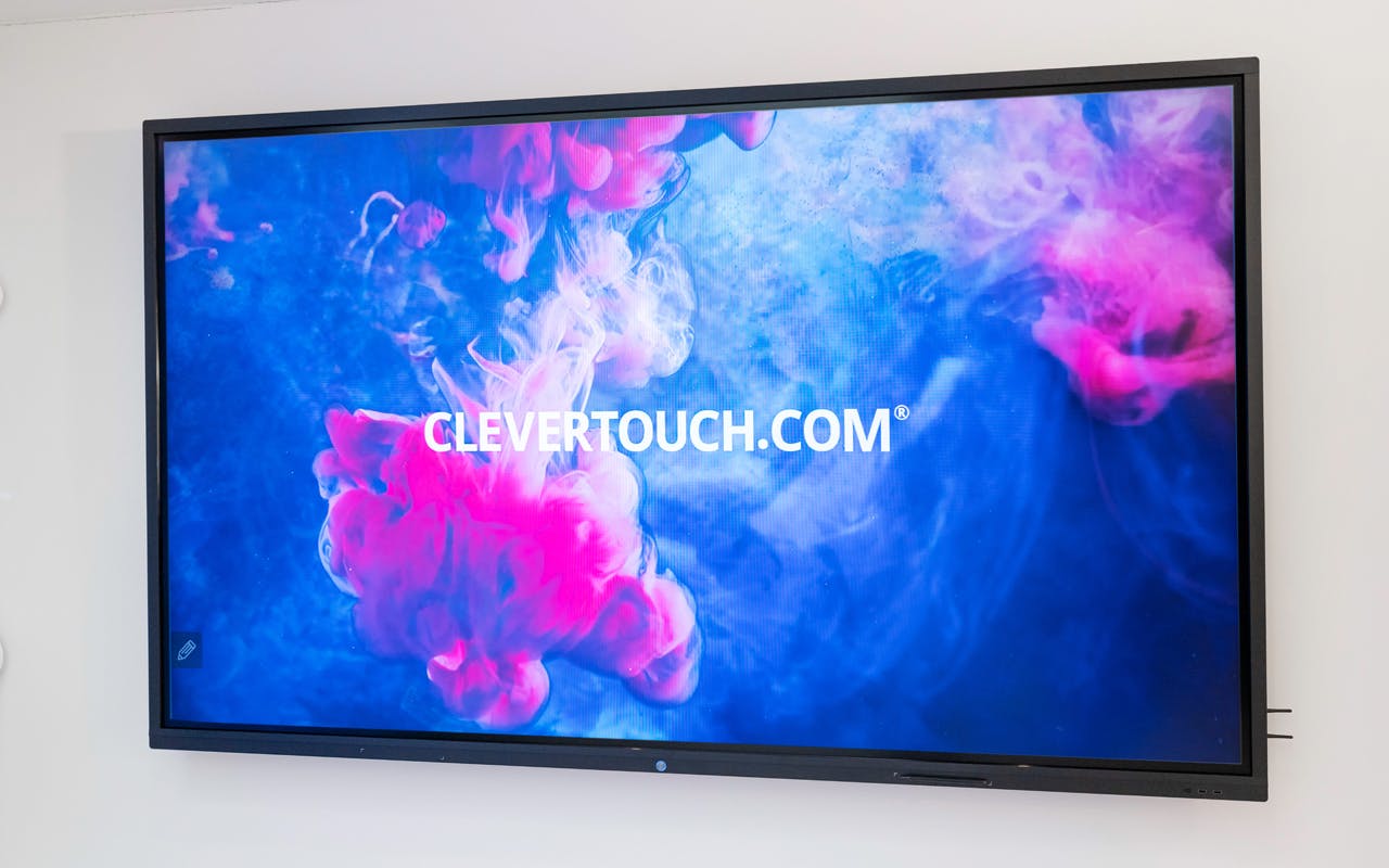 Clevertouch UX Pro 2 98"
